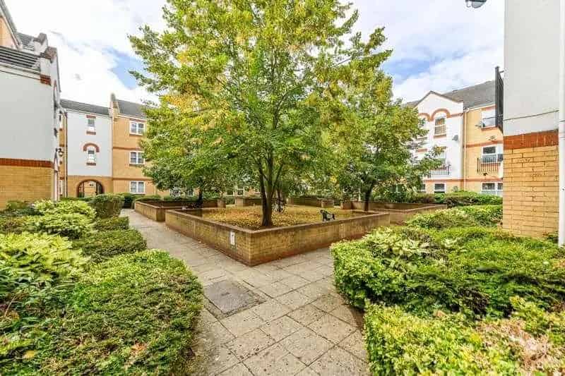 1 bed flat for sale