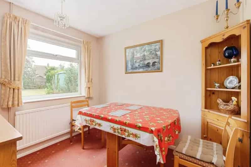 3 Bed Detached Bungalow Near Shops