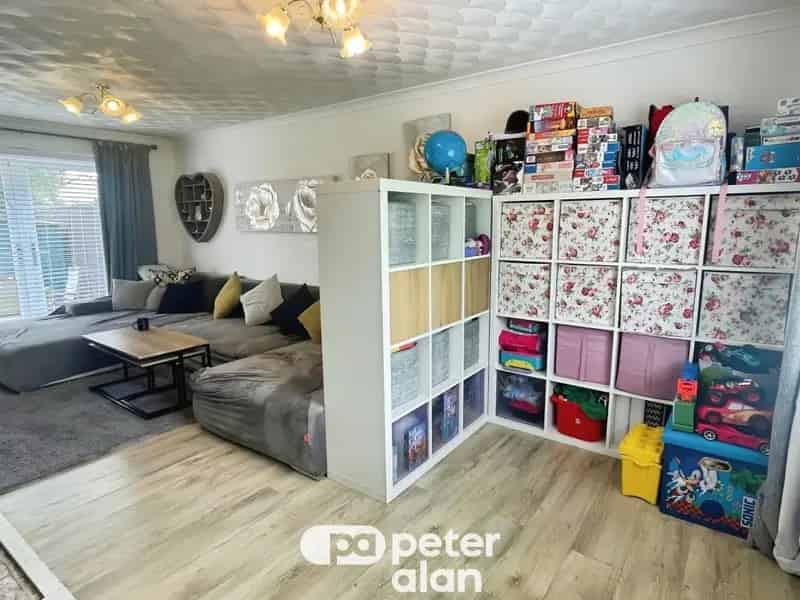3 bedroom semi-detached house