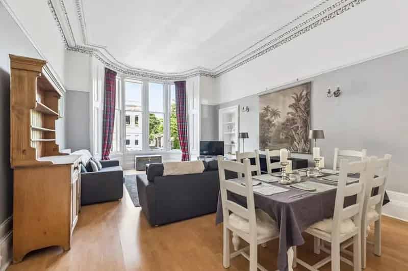 2 Bedroom Apartment for Sale on Byres Road Glasgow