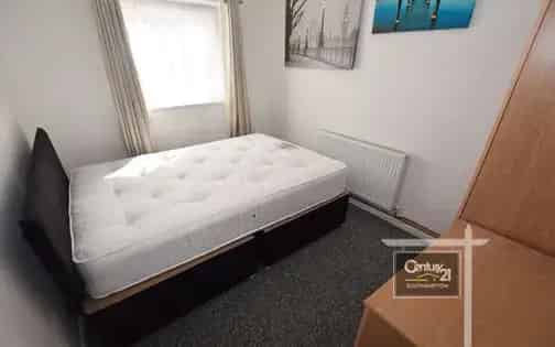 5 Bedroom House Near Southampton Central Station