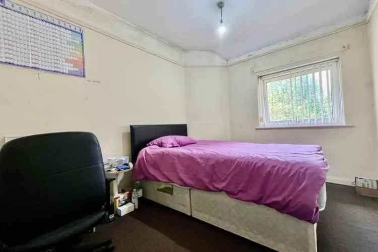 3 Bedroom Semi-Detached House in Potternewton