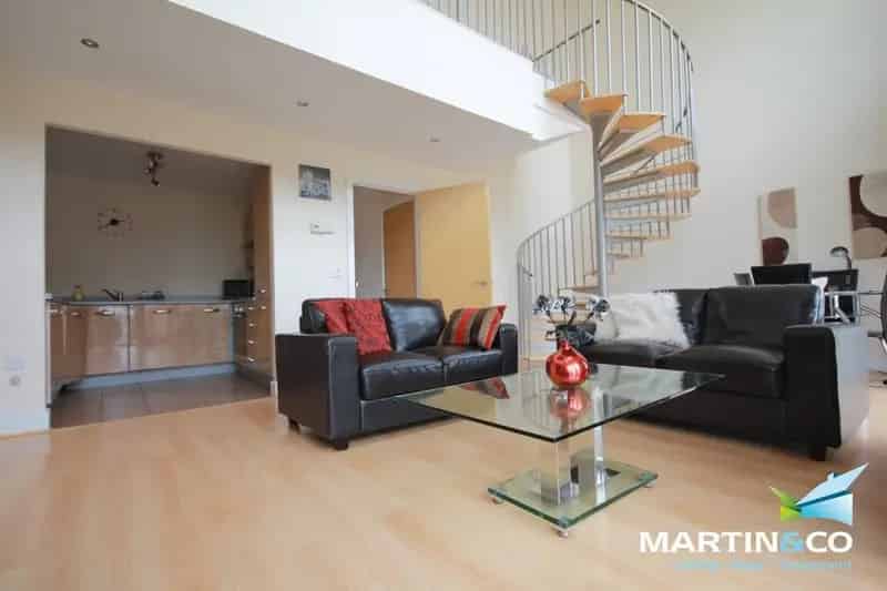 2 Bedroom Duplex Apartment with Balcony and Parking