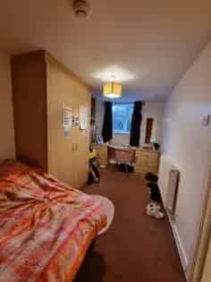 3 Bedroom Flat Near Hyde Park Leeds