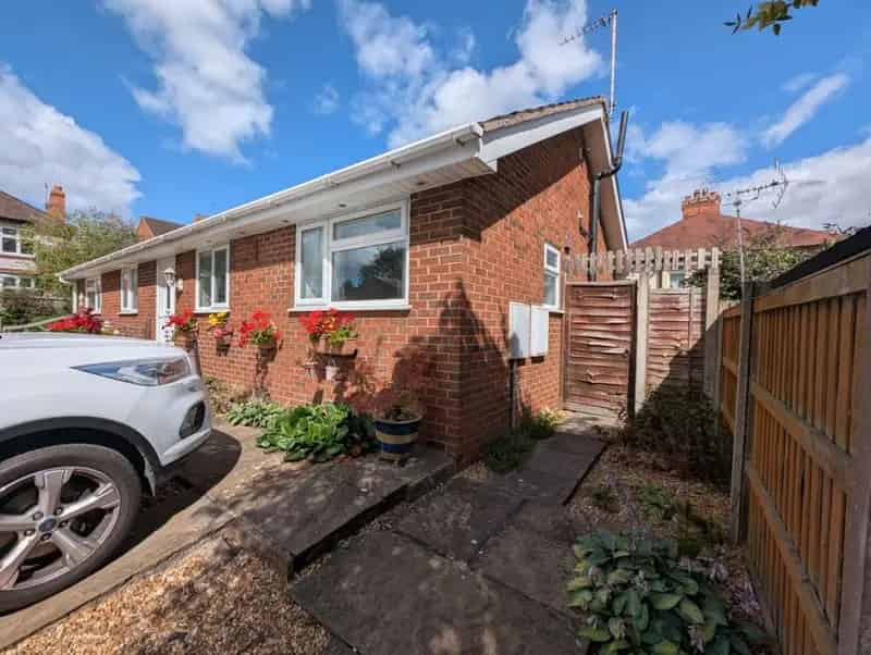 2 Bedroom Bungalow To Rent