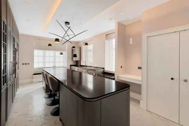 Flat to rent in Rutland Gate, Knightsbridge SW7