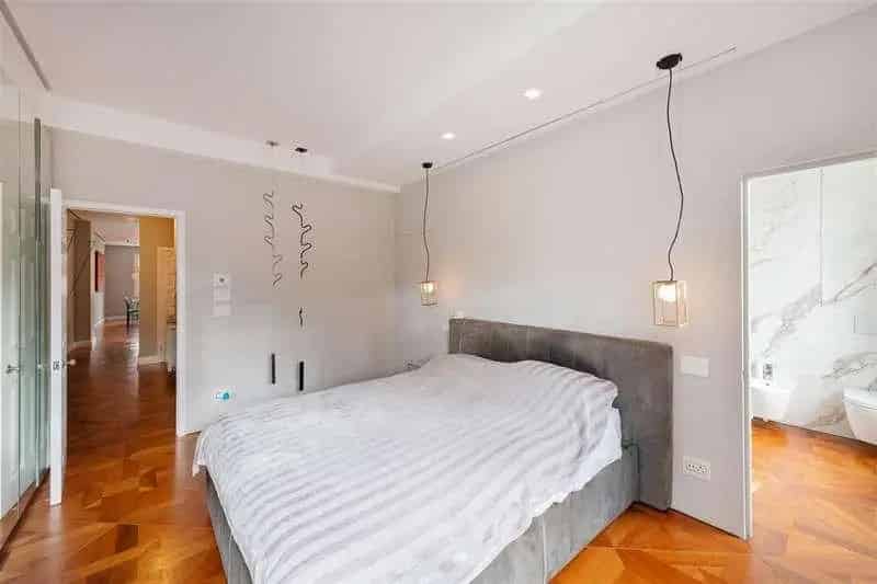 2 Bed Flat for Sale in Cadogan Gardens Chelsea