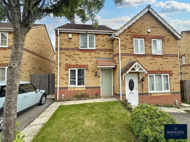 2 Bedroom Semi-Detached House For Sale