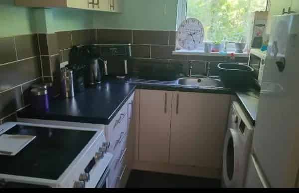 3 Bedroom House with 2 Living Rooms and Large Gardens