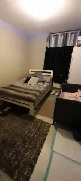 2 Bed Ground Floor Flat with Balcony Near Abbeywood