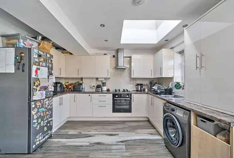 3 Bed House for Sale Near Schools and Tube