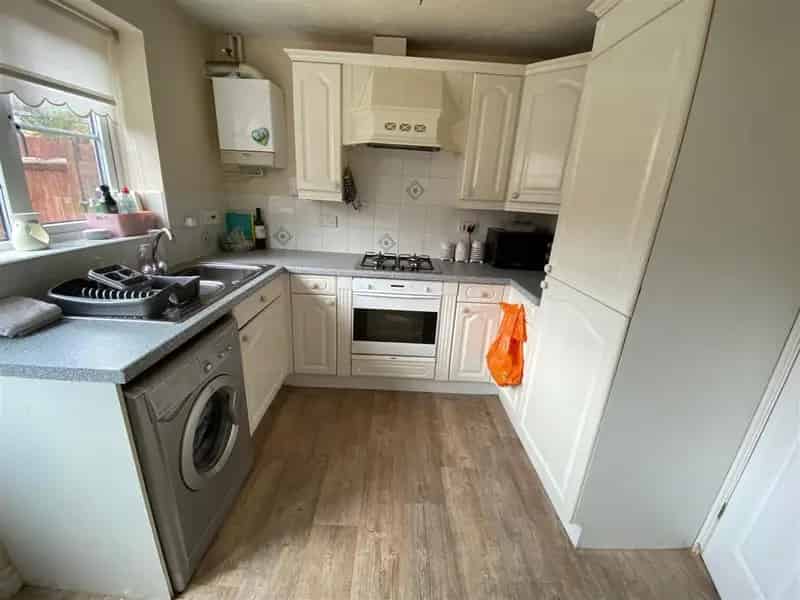 2 Bedroom Modern House Near Shirley Train Station - Zero Deposit Guarantee