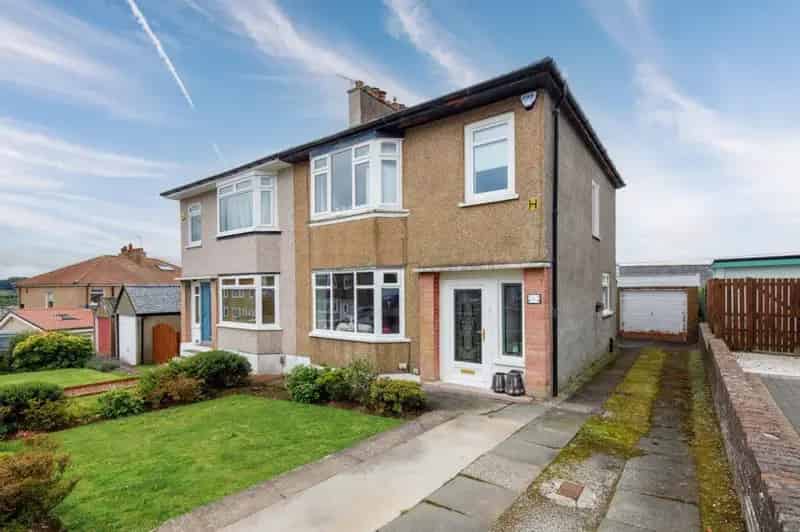 3 Bedroom Semi-Detached Villa For Sale