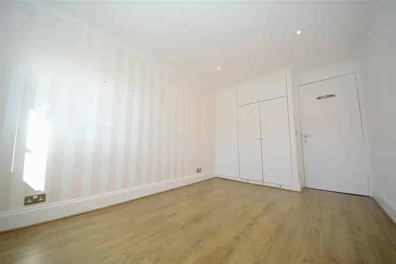 2 Bedroom Apartment House to Rent