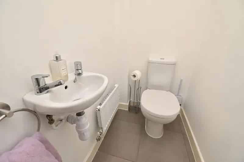 3 Bed Semi-Detached House For Sale Near M1