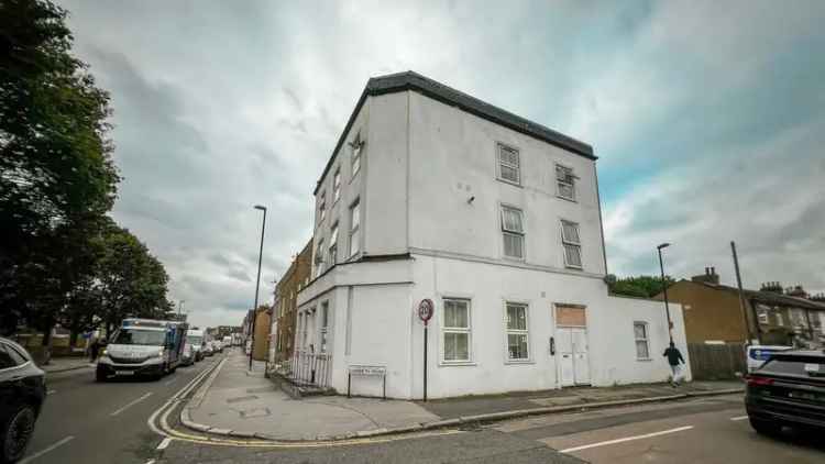 Flat For Sale in Birkenhead, England