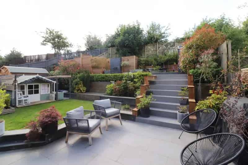 4 bedroom House
 To Let 
Total Size: 1335 SQ FT