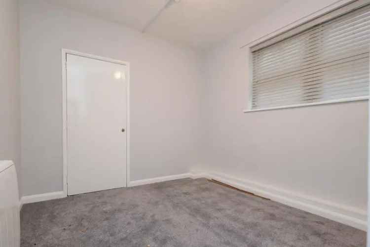 1 Bedroom Flat Newly Refurbished Ground Floor Apartment