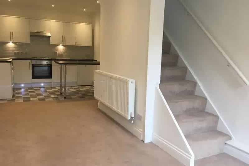 Brentwood Golf Course Mews House  Spacious New Kitchen Parking