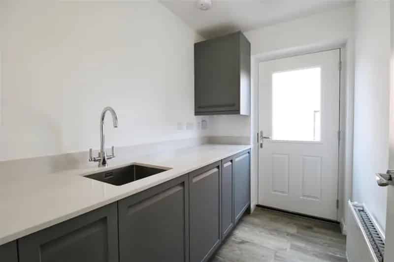 4 Bedroom Detached Home with Solar Panels and Parking