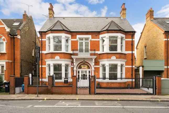 5 Bedroom Detached House Fulham Palace Road London SW6