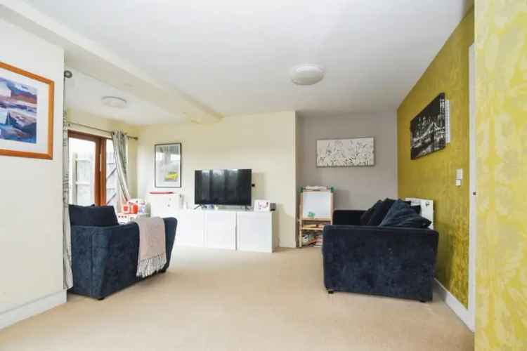 4 Bedroom Eco Home with Southerly Garden and Parking