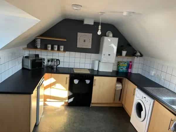 2 Bed Semi-Detached House Spacious Living Room Open Plan Kitchen