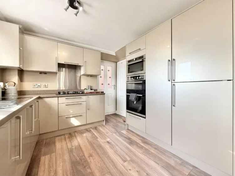 3 Bedroom Detached House For Sale in Cudworth