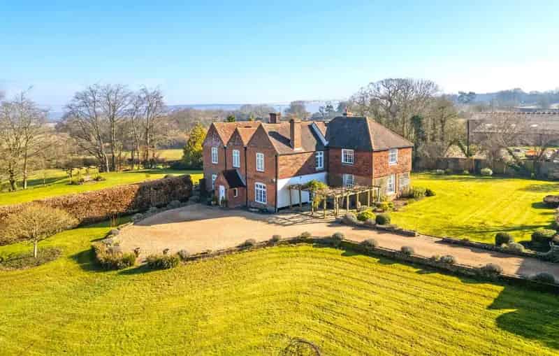 7 Bedroom Detached Farmhouse with Annex and 4 Acres