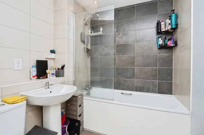 Charming 1-Bedroom Apartment in Knights Wood Tunbridge Wells
