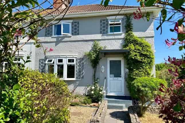 3-Bedroom Semi-Detached House for Sale in Sea Mills Bristol