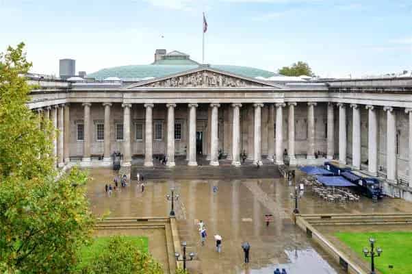 Spacious 3-Bedroom Bloomsbury Apartment with Stunning Views