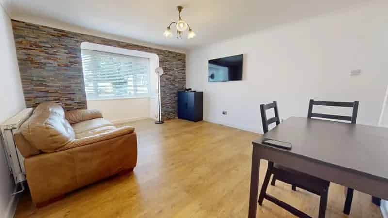 2 Bedroom Semi-Detached House to Rent