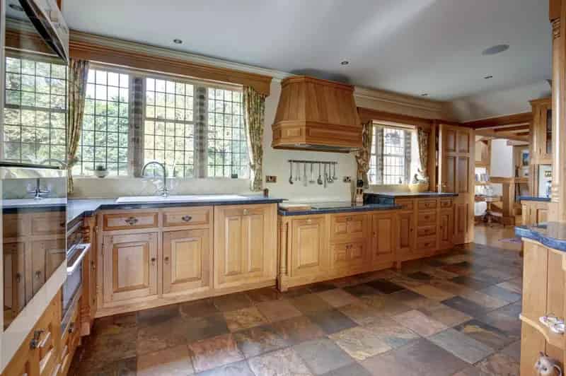 5 Bedroom Detached House with 7.5 Acres