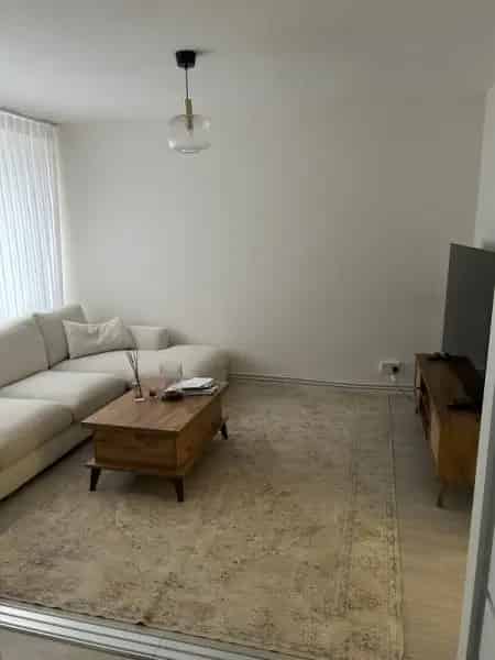 Spacious Studio Flat Near London Bridge Waterloo Stations