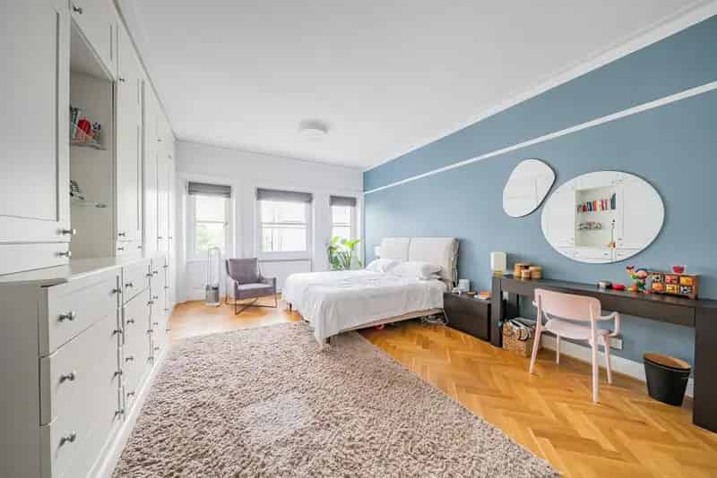 1381 Sq Ft 3 Bed 2 Bath Lateral Apartment in Converted Villa