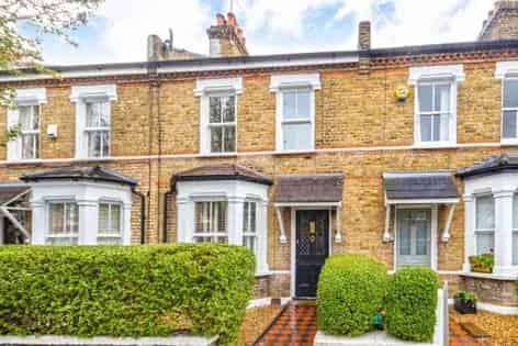 3 Bedroom House 140m² London
