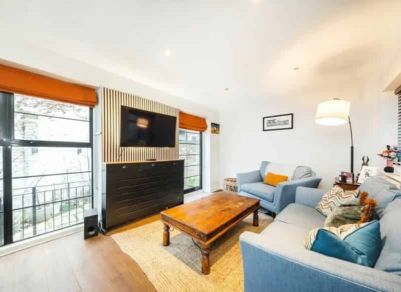 3 Floor Townhouse 4 Bedrooms 3 Bathrooms South Facing Garden Roehampton Lane