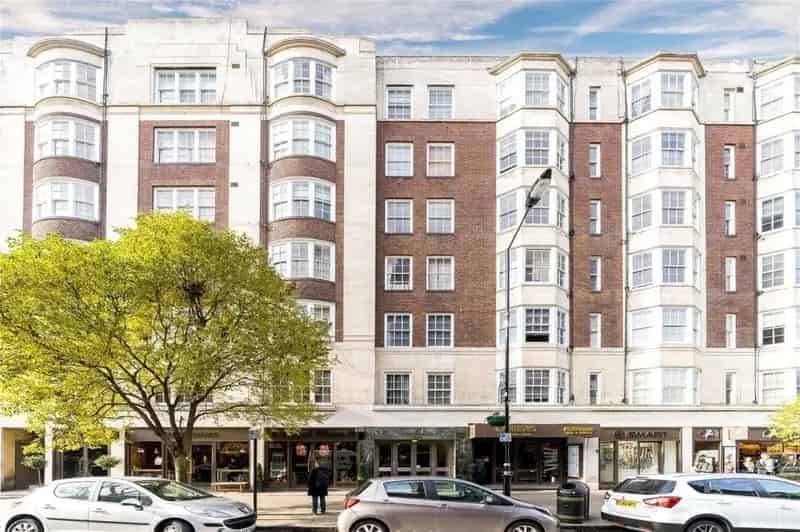 3 Bedroom Flat for Sale near Hyde Park