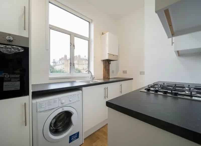 Refurbished Studio Flat near Kilburn High Road