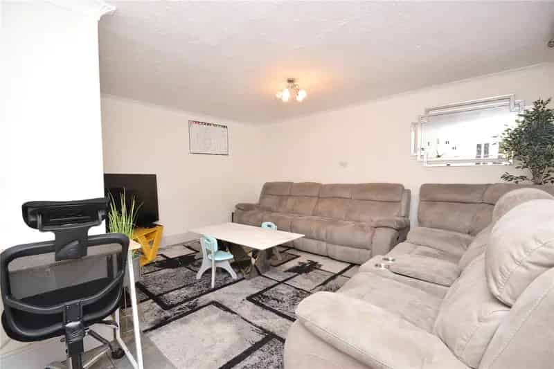 Three Bedroom Terraced House Farnley Available Late April
