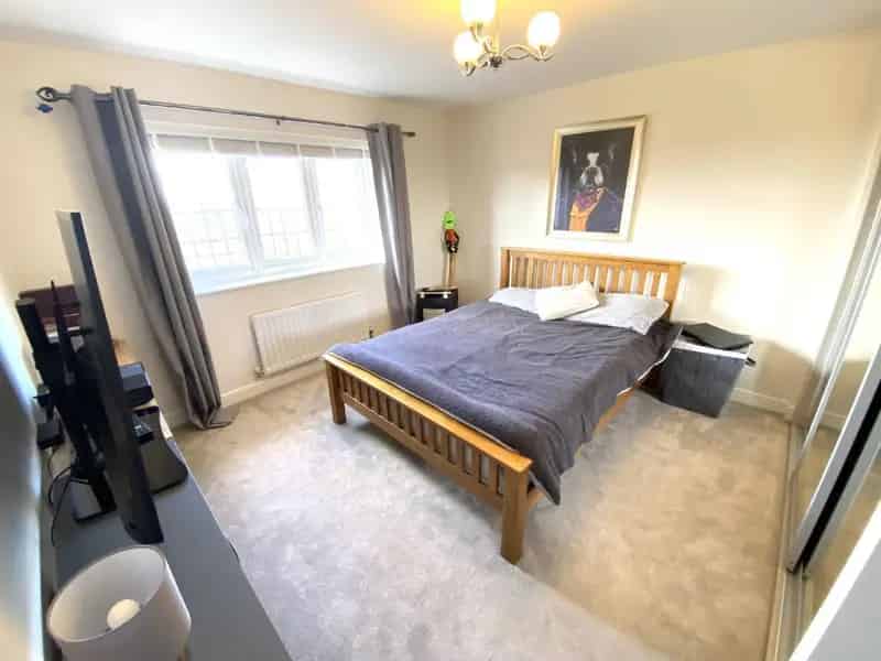 4 bed house for sale