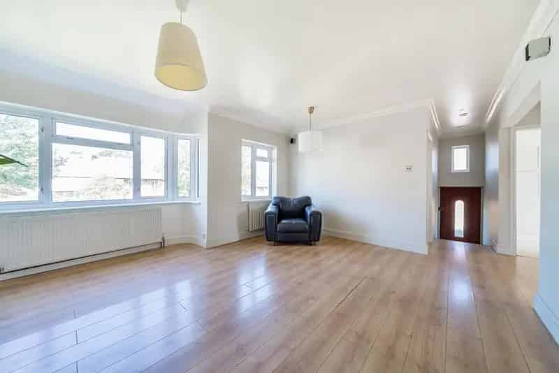 Flat For Sale , London, England