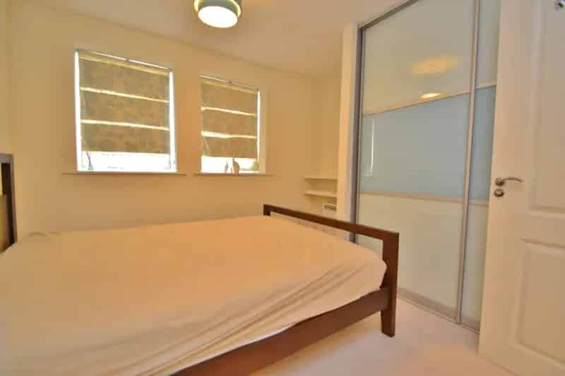2 Bedroom Flat House to Rent Near Train Station