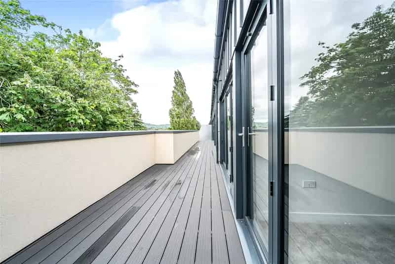 2 Bedroom Penthouse Apartment for Sale in Cheltenham