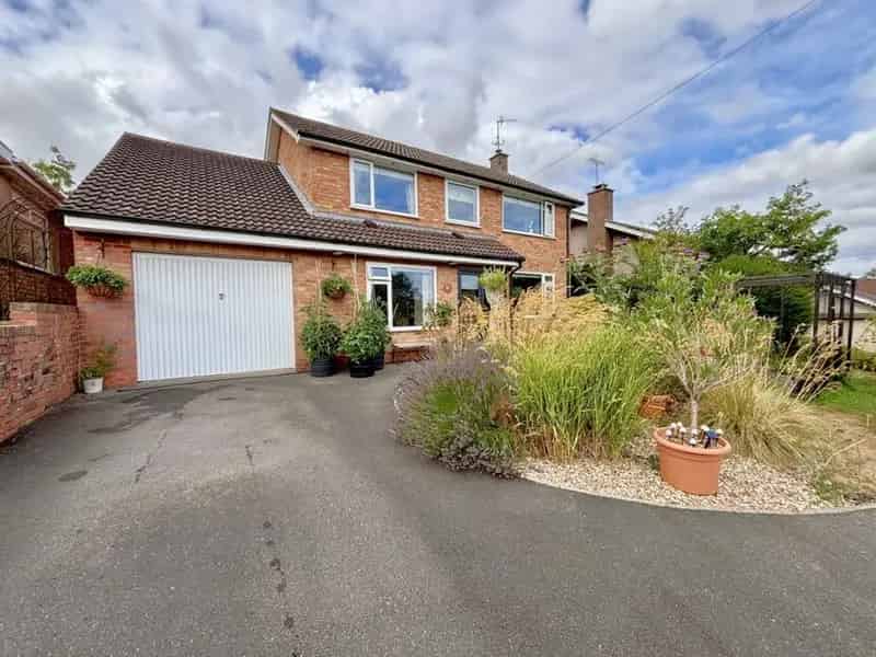 4 Bedroom Detached House for Sale Inkberrow Worcestershire