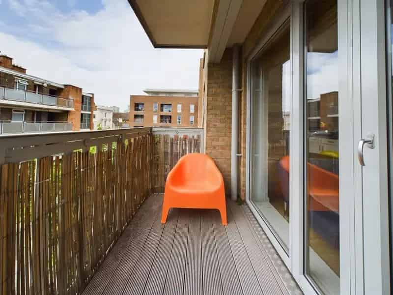 1 Bedroom Flat for Sale near Battersea Park and Power Station