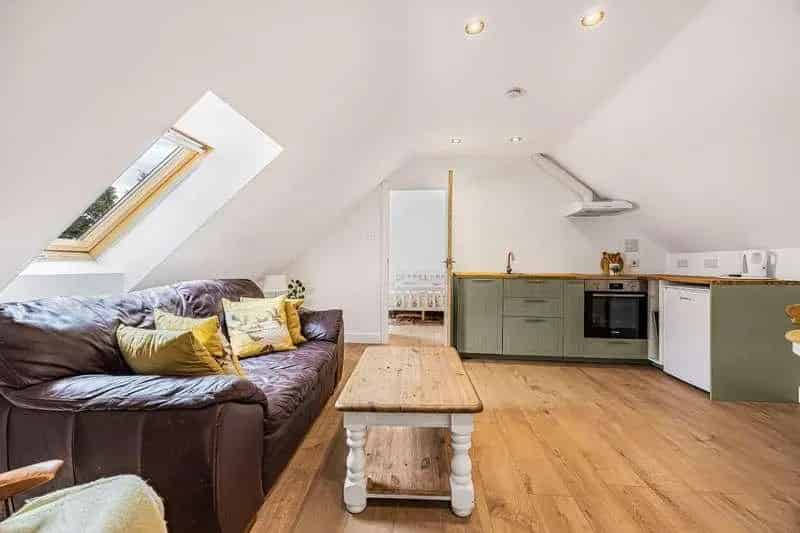 5 Bedroom Cotswold Family Home For Sale