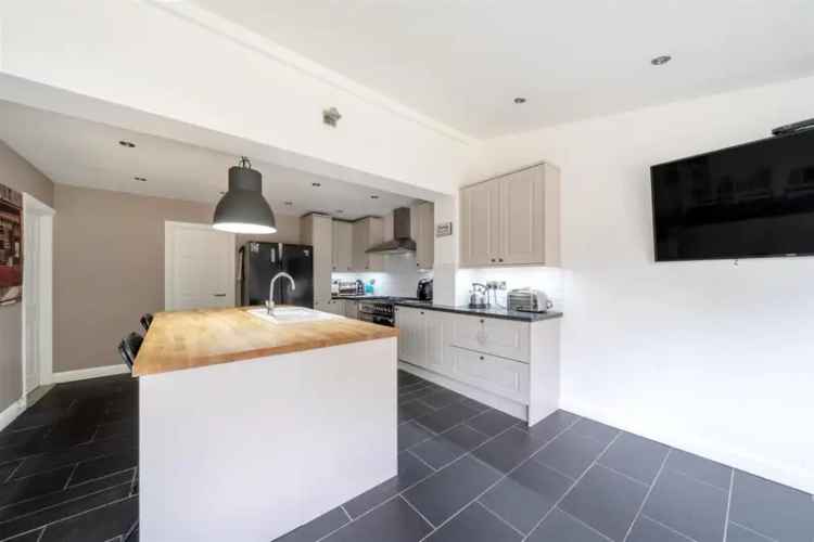 4 Bedroom Detached House for Sale in Brickhill