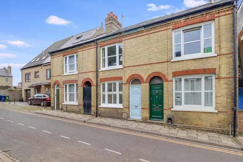 4 Bedroom Terraced House for Sale in Cambridge